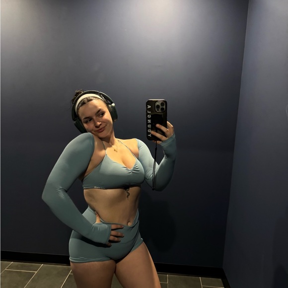 Meet your Posher, Erin - Picture 3 of 3